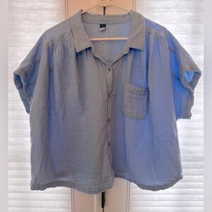 Casual Light Blue Cropped Button-Up Shirt